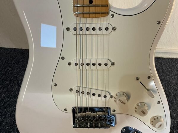 Fender Stratocaster Player Series Polar White - Image 3