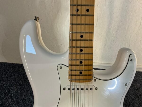Fender Stratocaster Player Series Polar White - Image 4